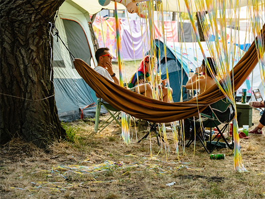 Sziget 2025 - rekordmennyiségű sátrat adományoztak a Máltai Szeretetszolgálatnak a látogatók